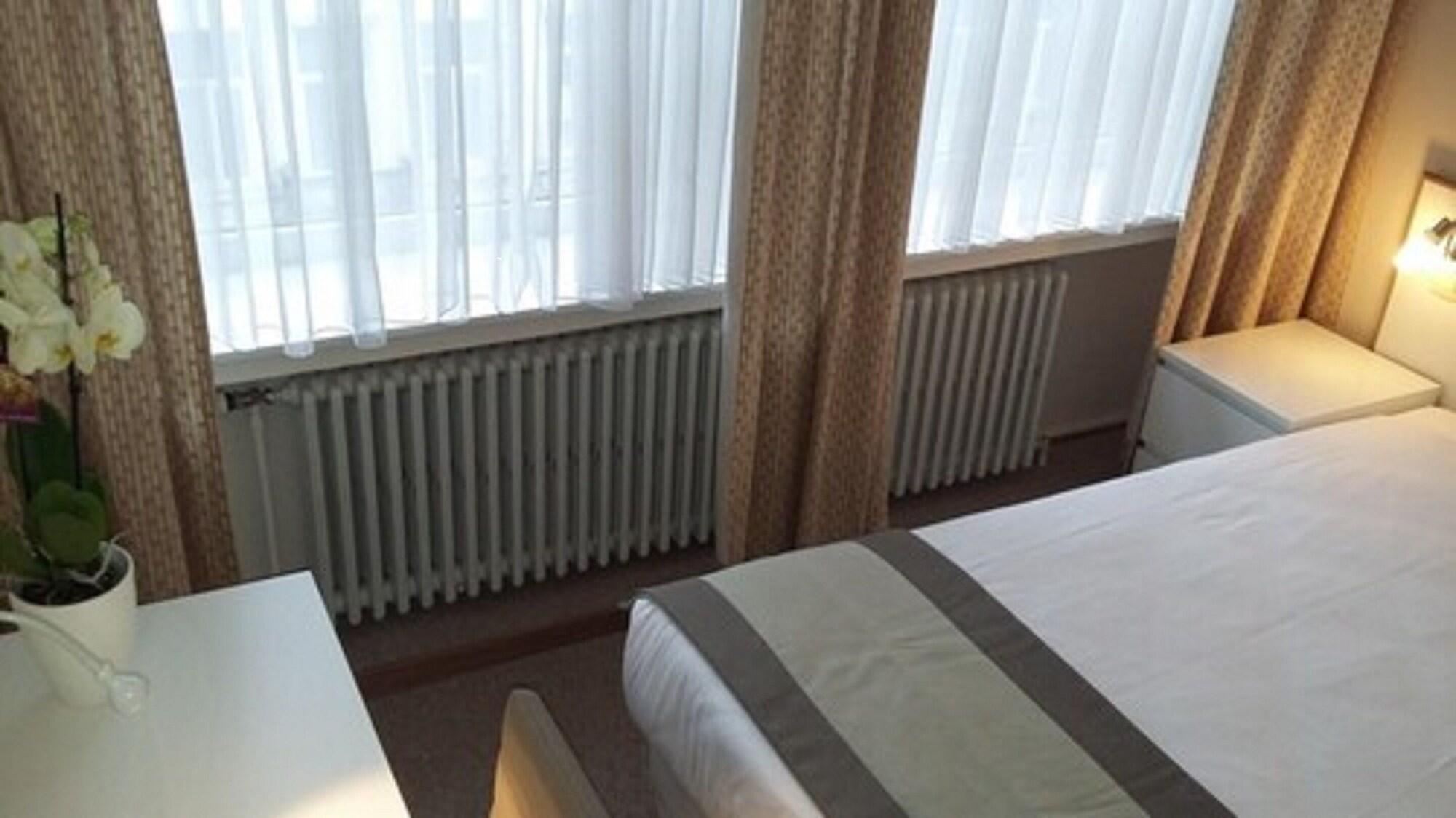 Sint-Jans-Molenbeek Slina Hotel Brussels מראה חיצוני תמונה