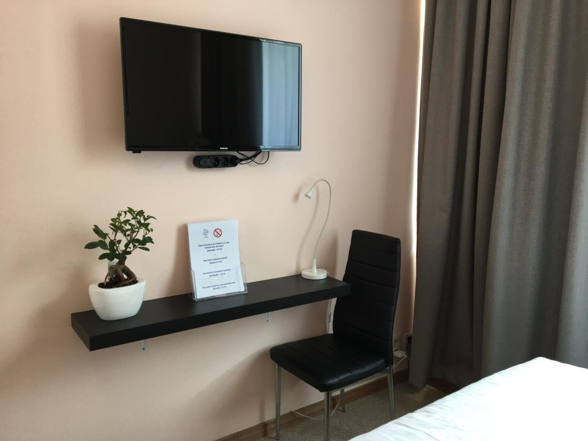 Sint-Jans-Molenbeek Slina Hotel Brussels מראה חיצוני תמונה