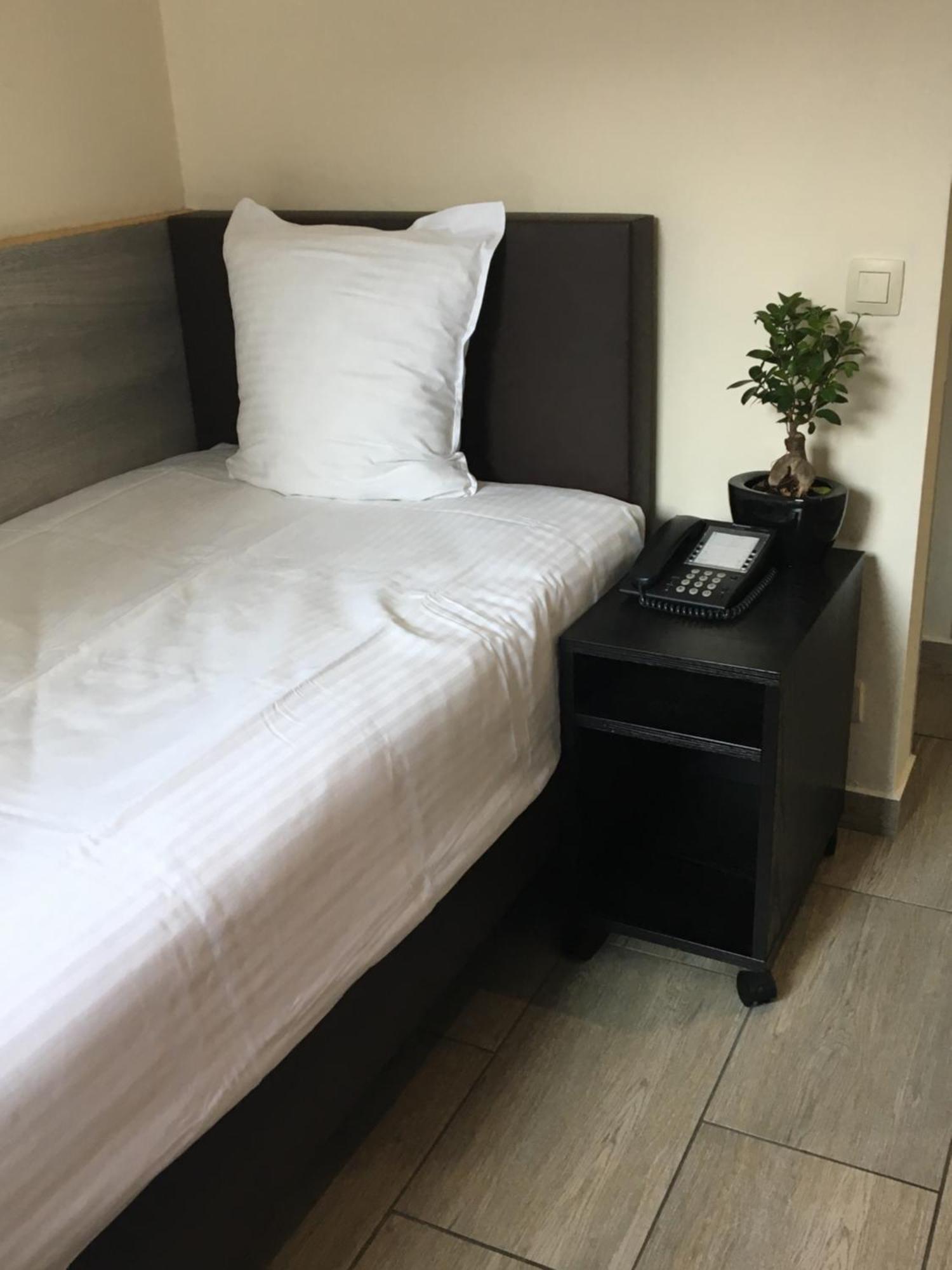 Sint-Jans-Molenbeek Slina Hotel Brussels מראה חיצוני תמונה